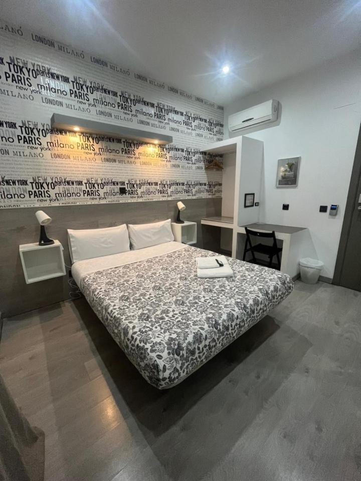 Hostal Abril Madrid Eksteriør billede