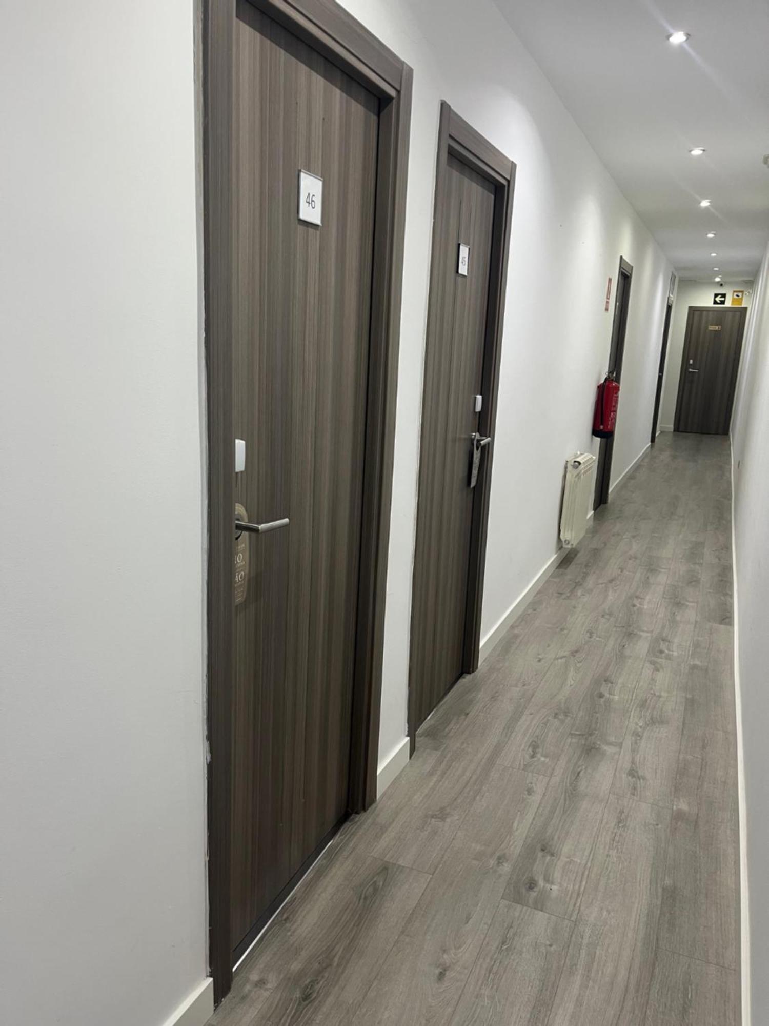 Hostal Abril Madrid Eksteriør billede