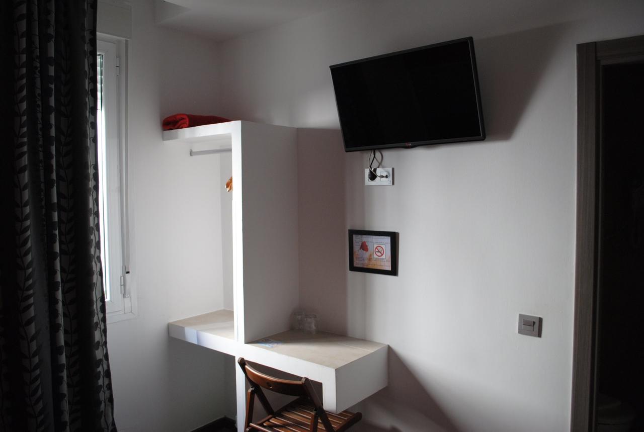 Hostal Abril Madrid Eksteriør billede