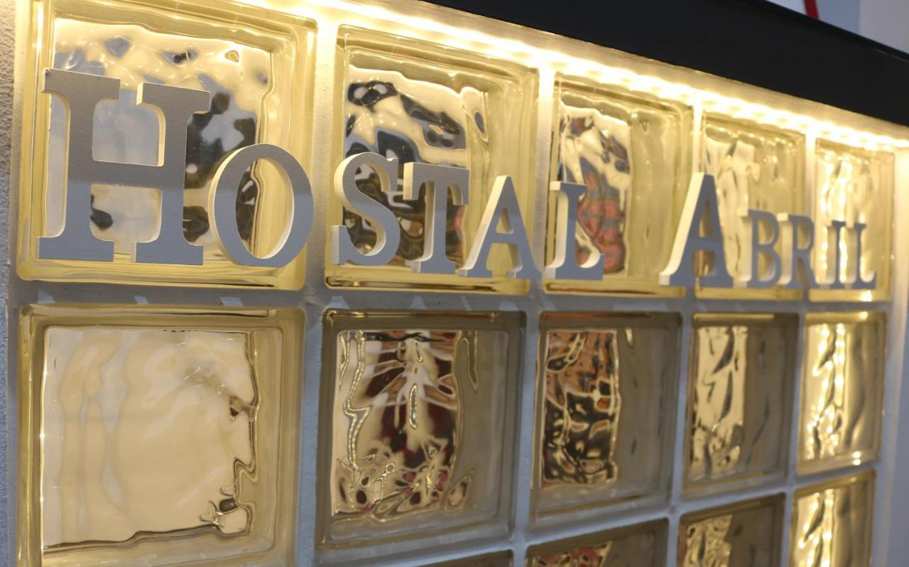Hostal Abril Madrid Eksteriør billede