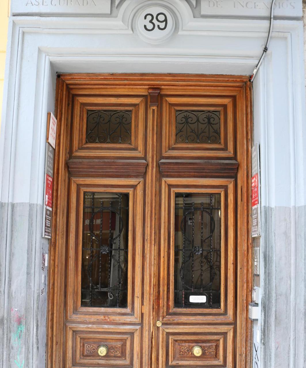 Hostal Abril Madrid Eksteriør billede